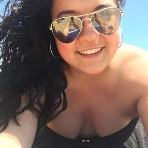 Meet your Posher, Bobbi